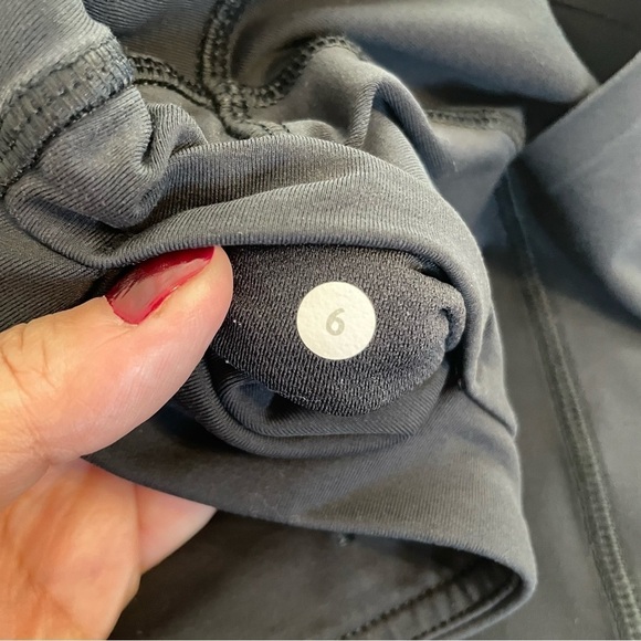 Lululemon Black Wunder Under Cropped 21” Mesh Bottom Leggings Size 6 - Picture 5 of 8